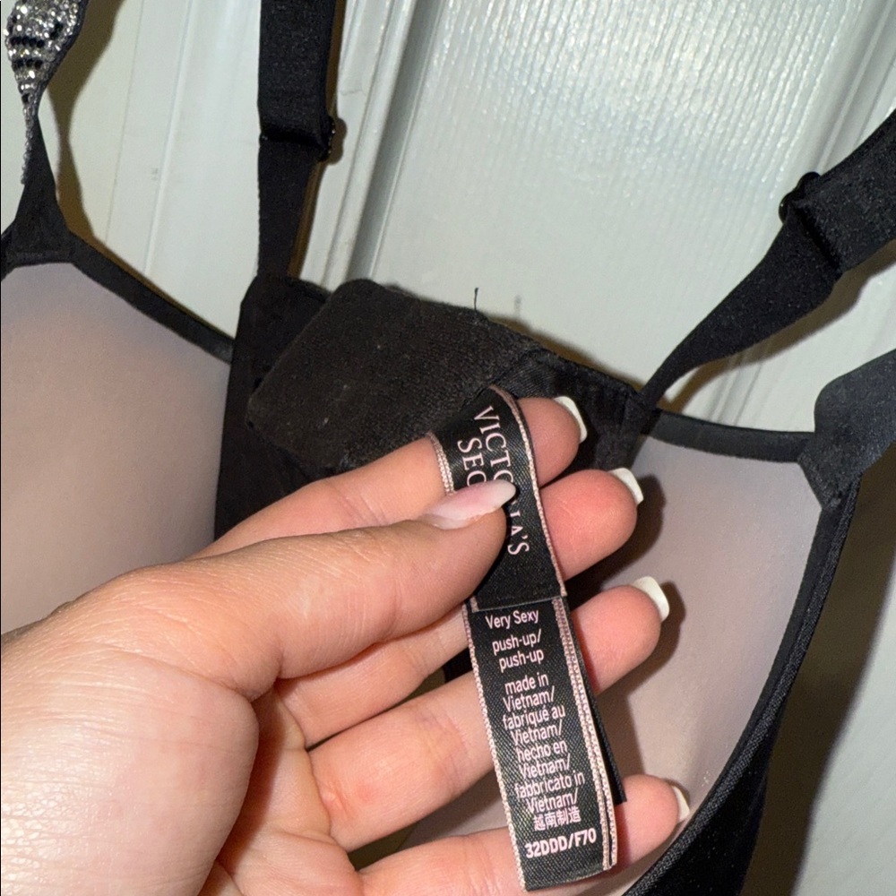 Victoria's Secret Black Padded Bra with Rhinestone Logo Straps - Picture 3 of 5
